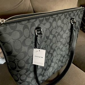BRAND NEW NEVER BEFORE WORN COACH TOTE